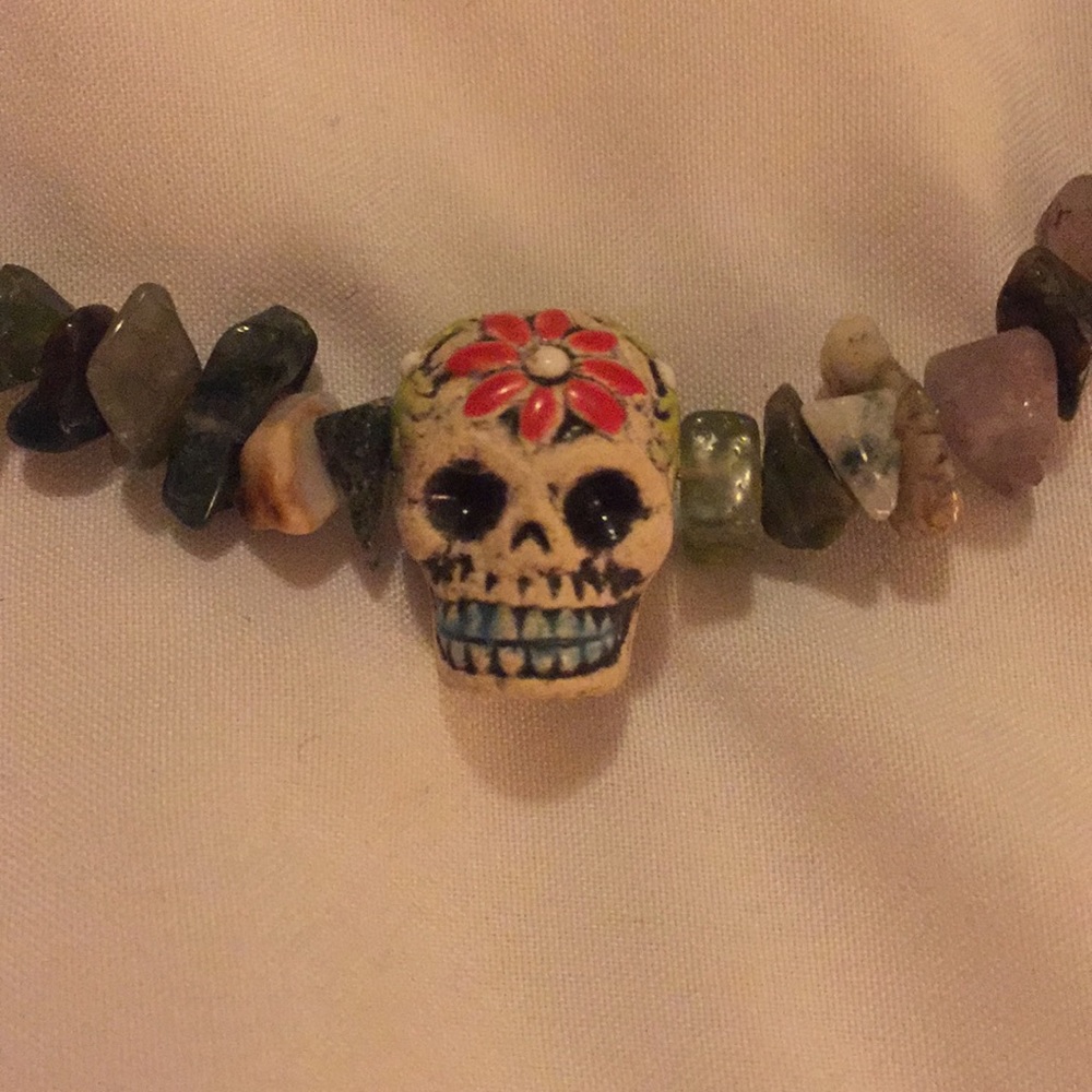 Skull necklace with stones